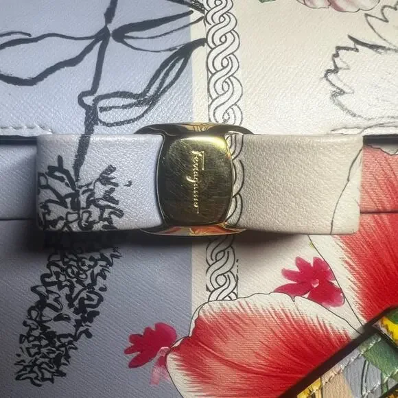 Salvatore Ferragamo Vara Bow Crossbody - Picture 11 of 14